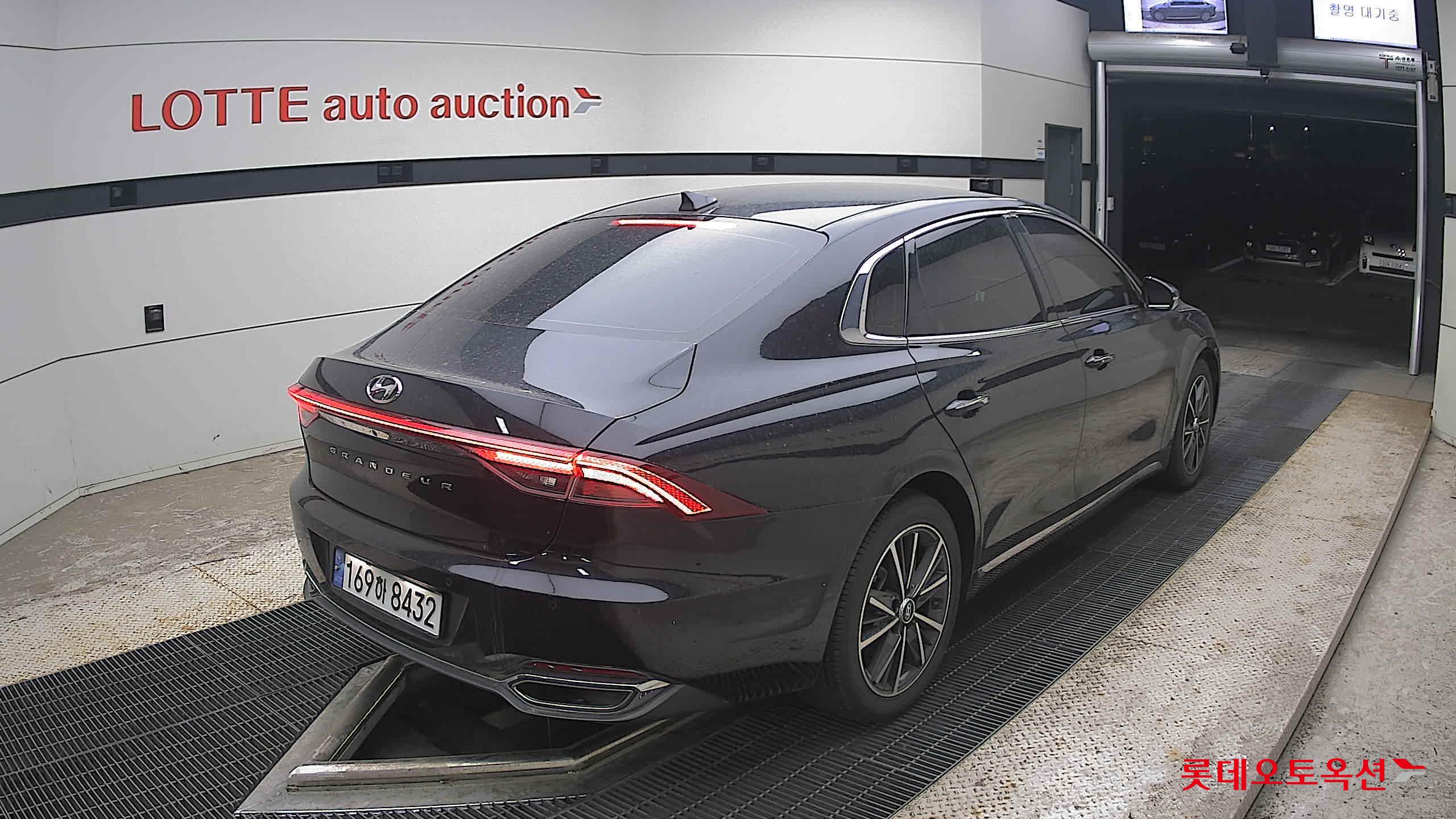 2022 - hyundai grandeur