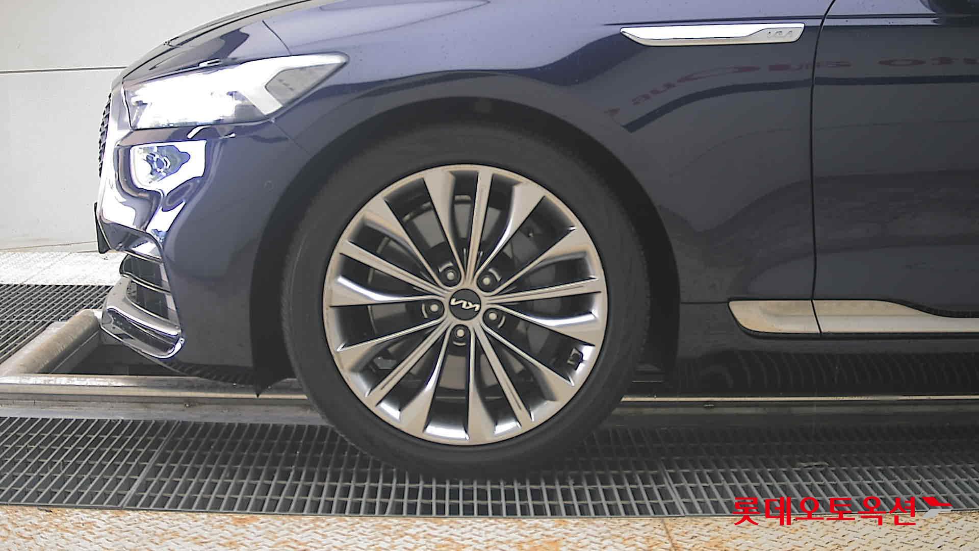 2023 - kia k9
