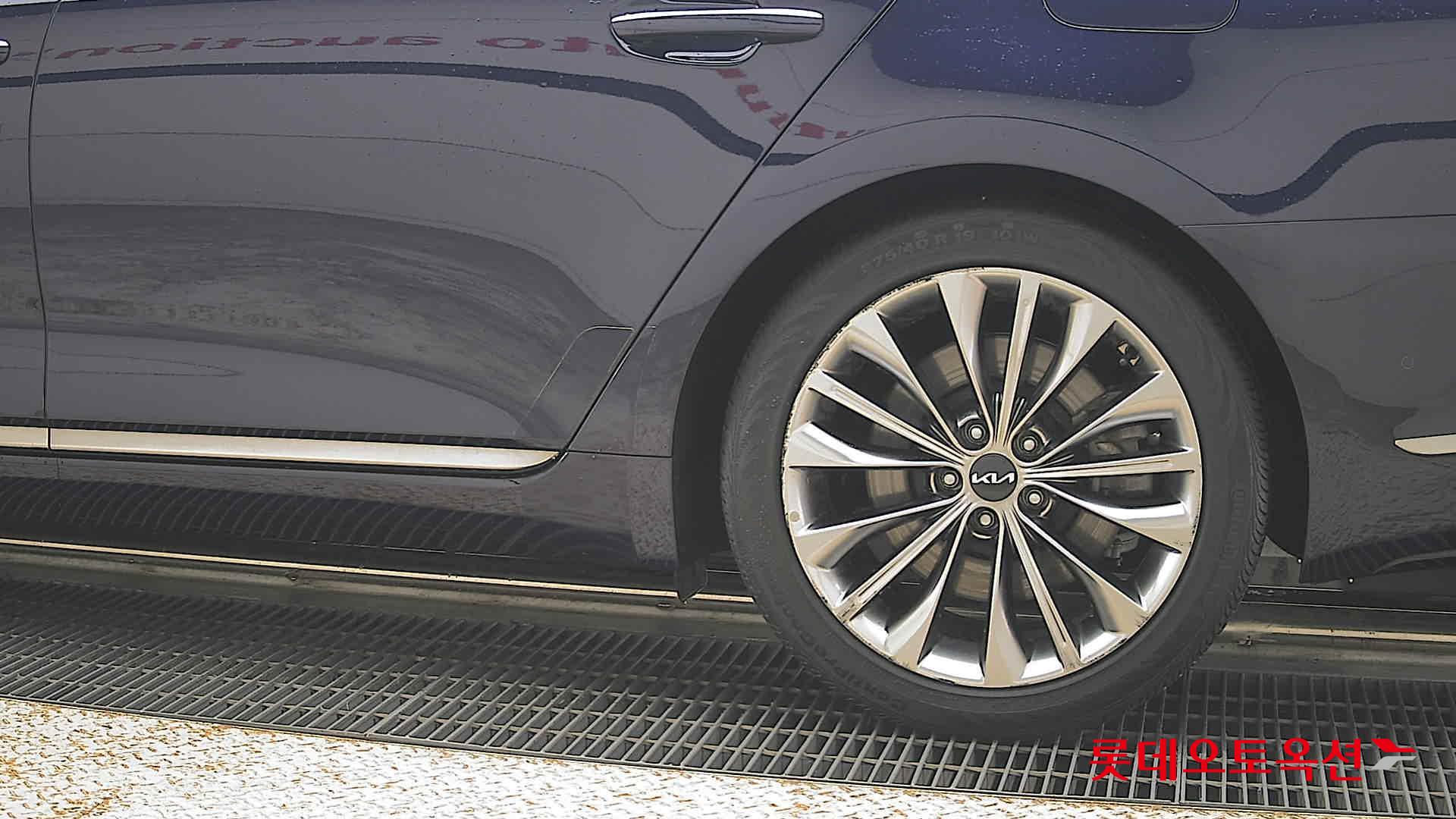 2023 - kia k9