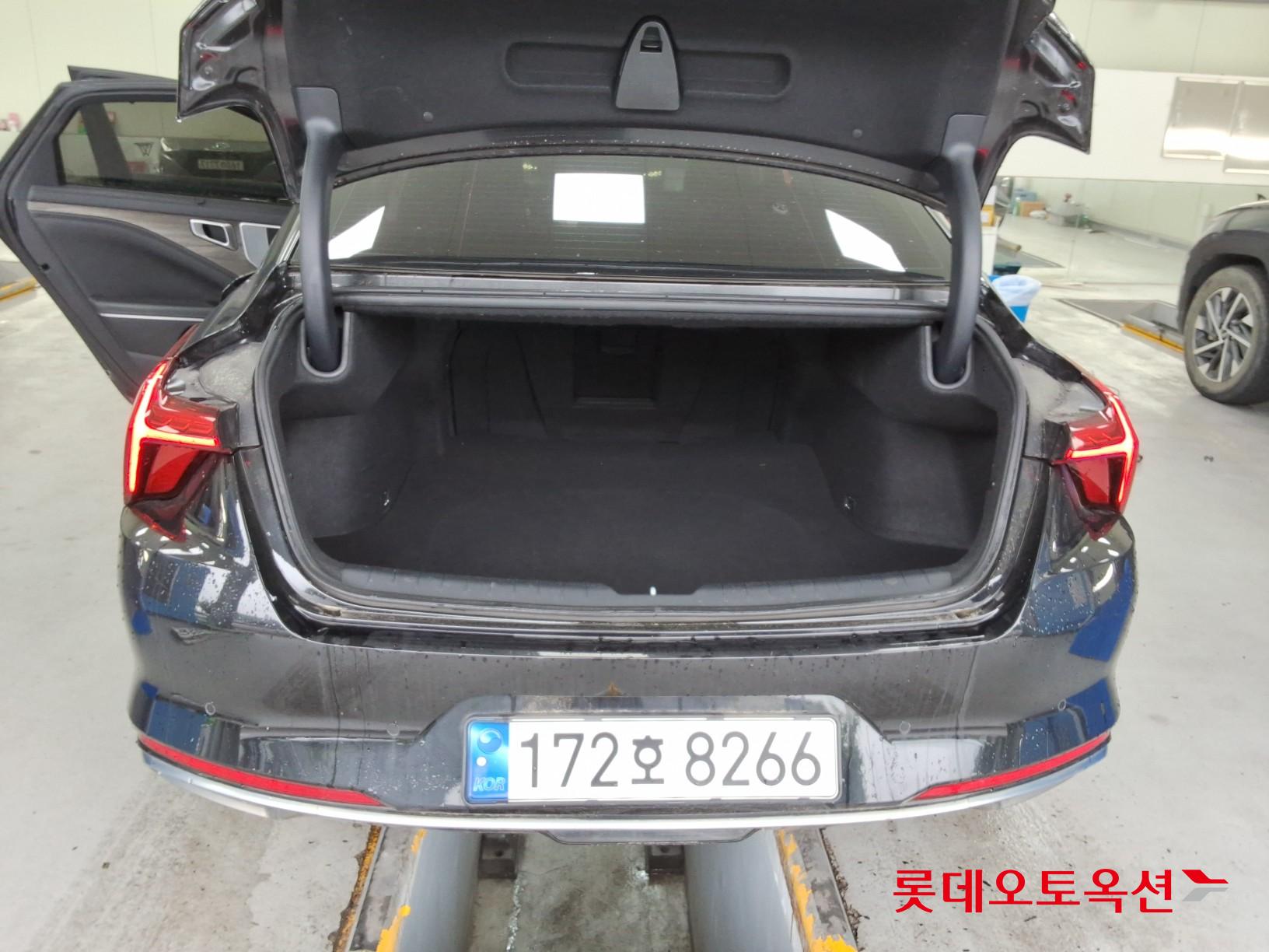 2023 - kia k8