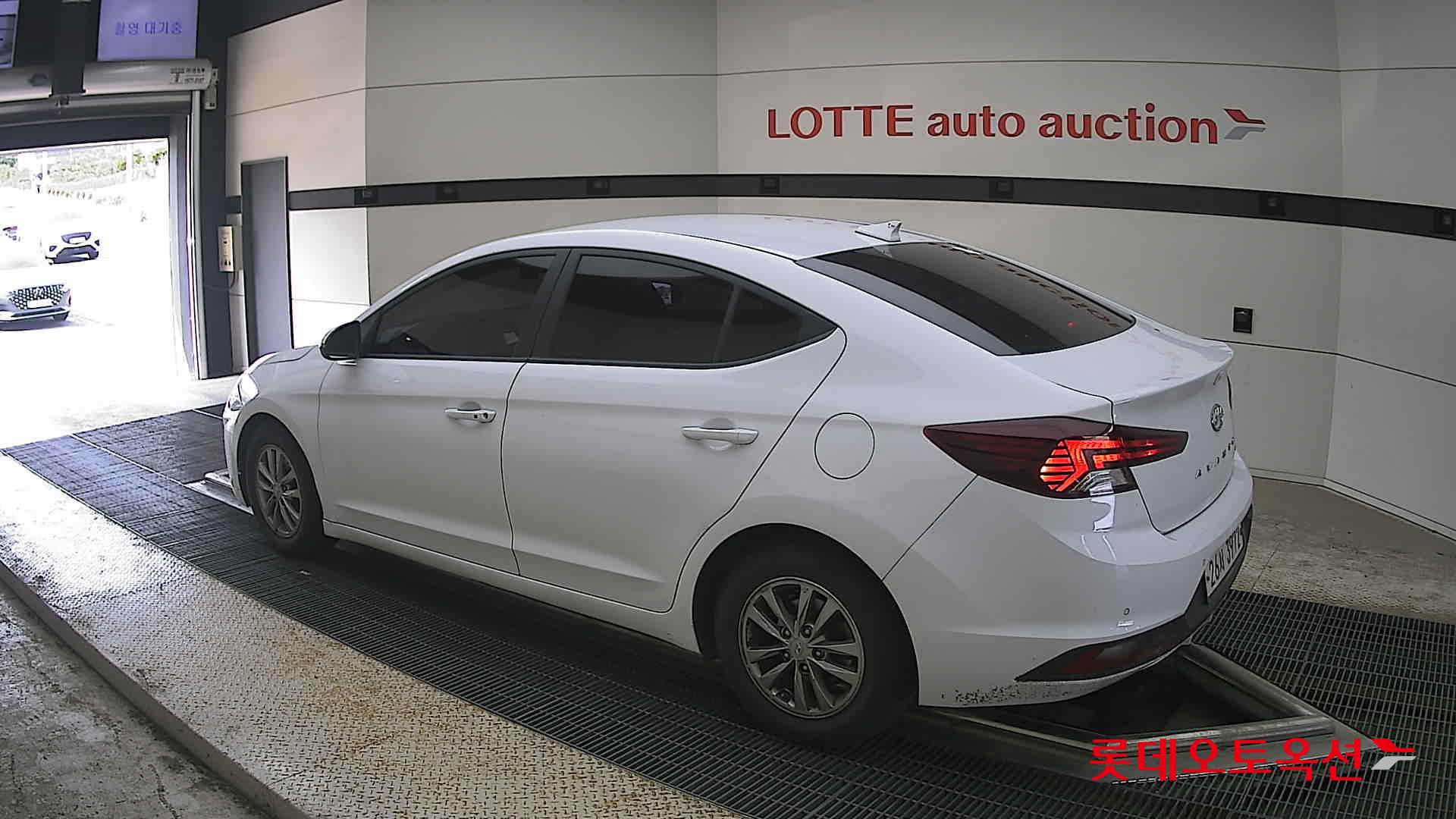 2019 - hyundai avante