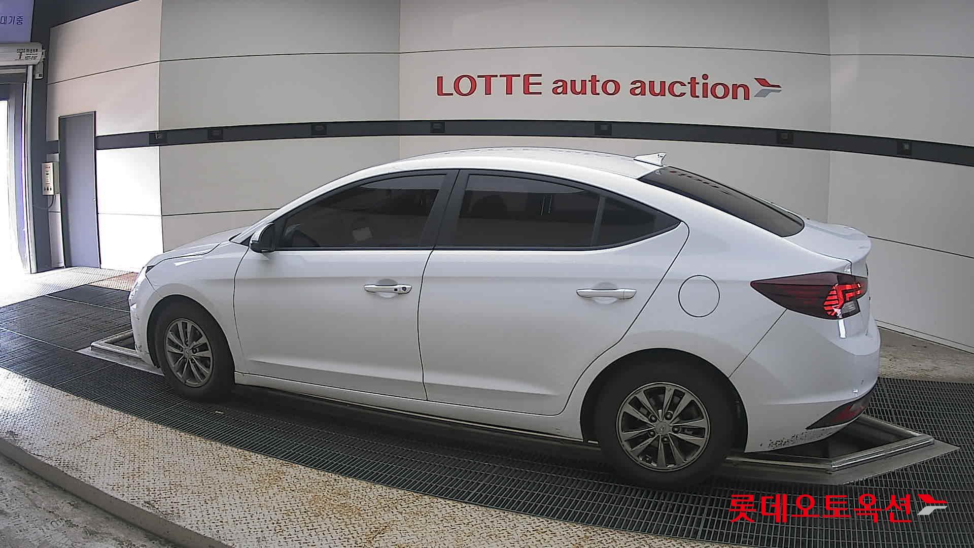 2019 - hyundai avante