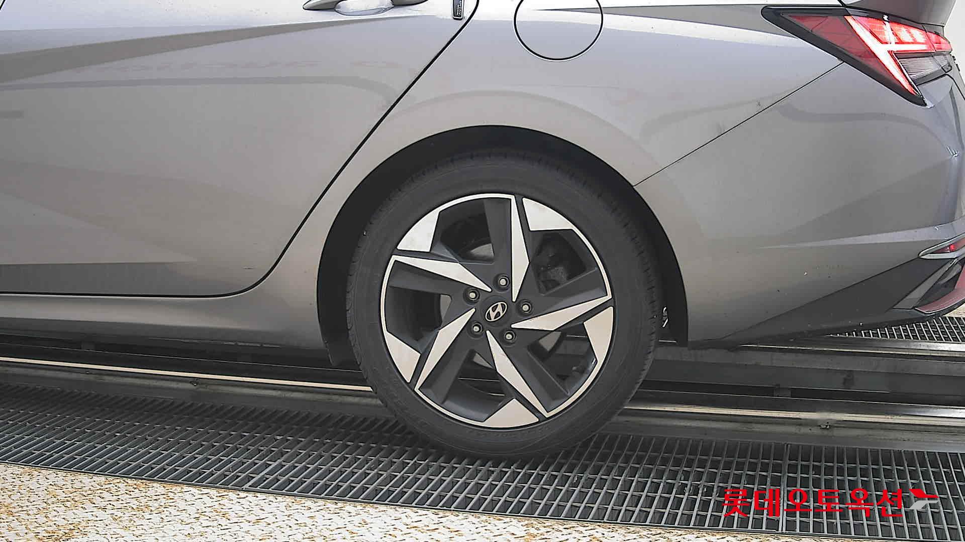 2021 - hyundai avante