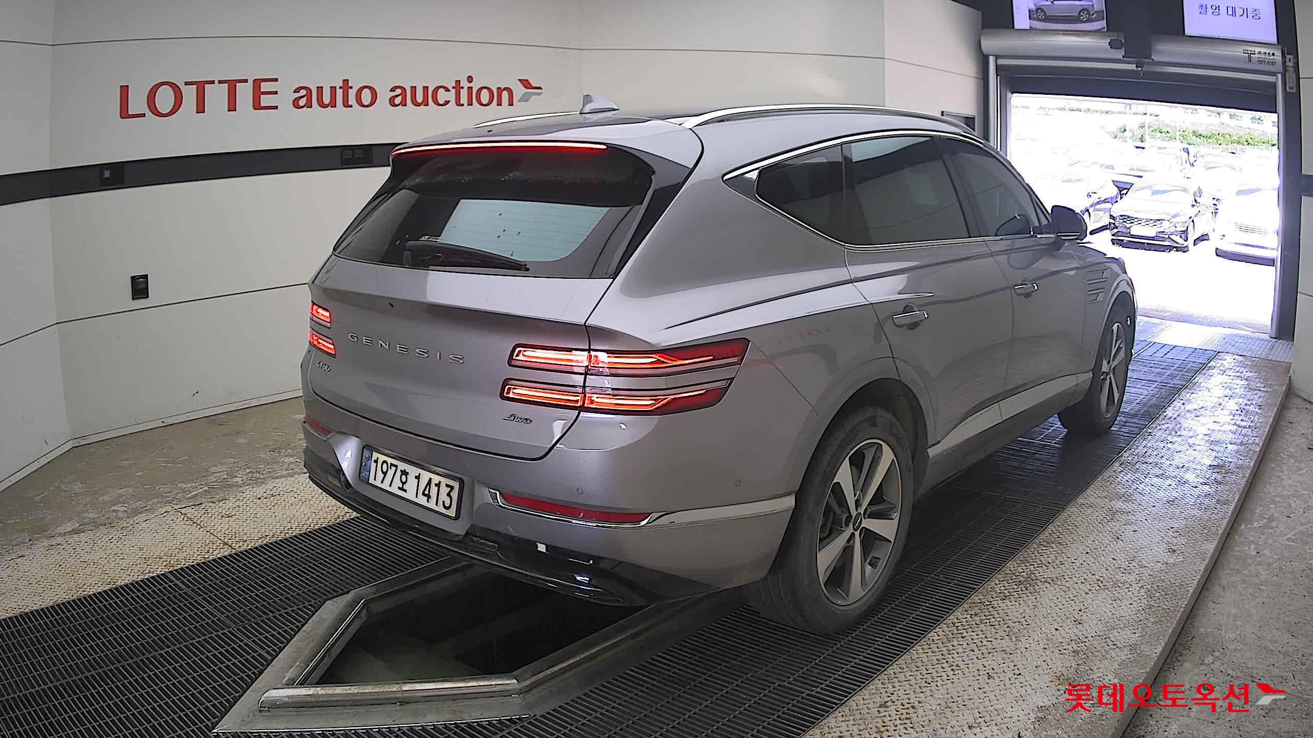 2022 - genesis gv80