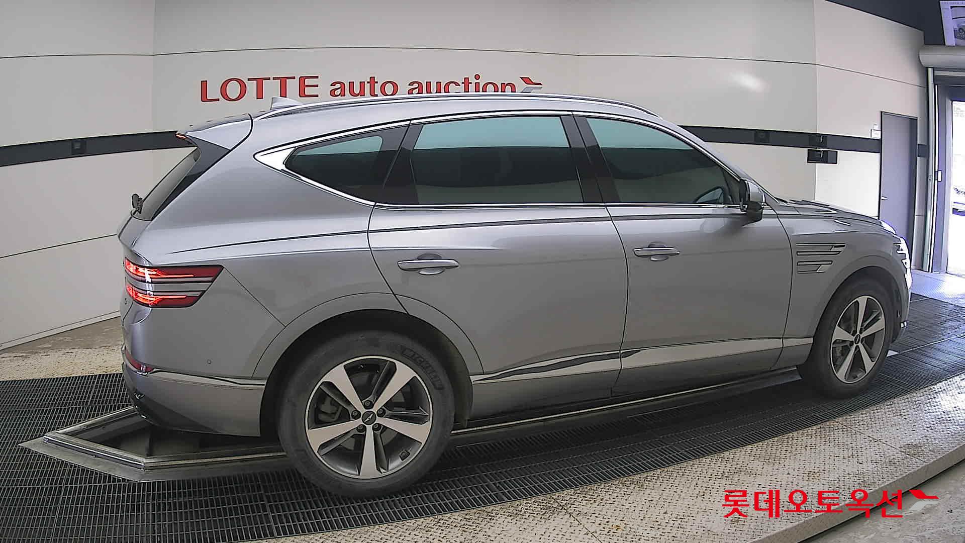 2022 - genesis gv80