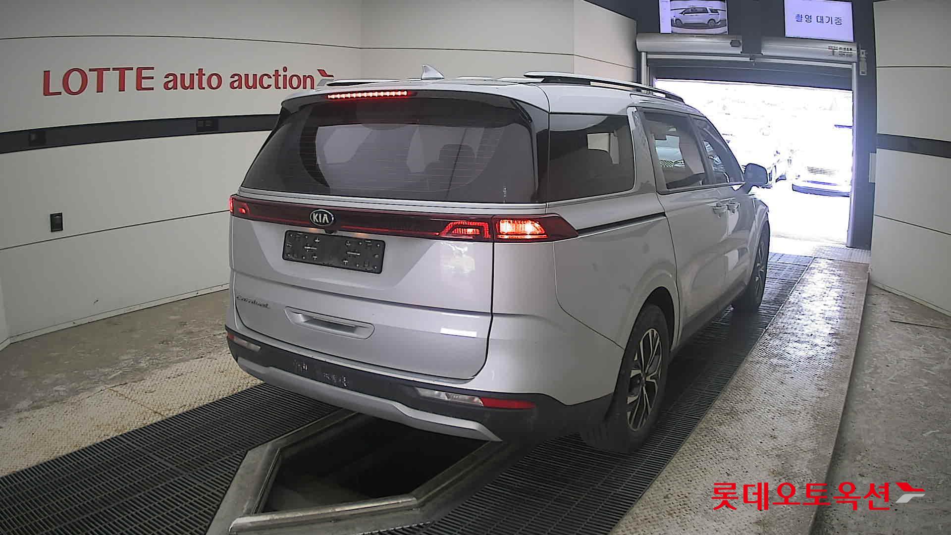 2021 - kia carnival