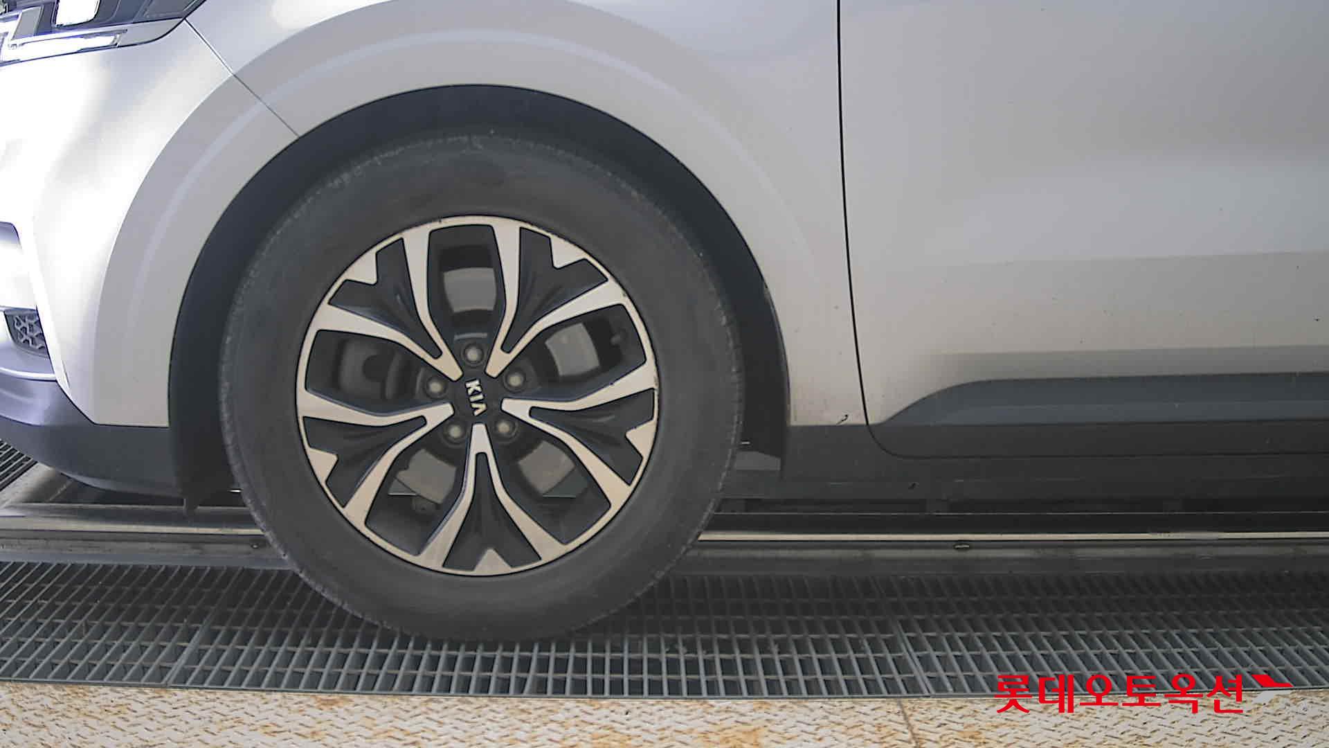 2021 - kia carnival