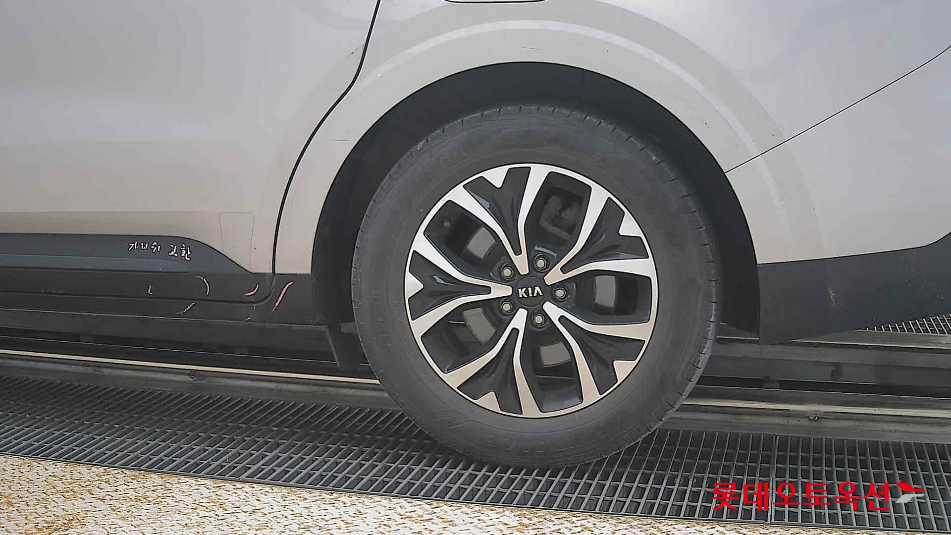 2021 - kia carnival