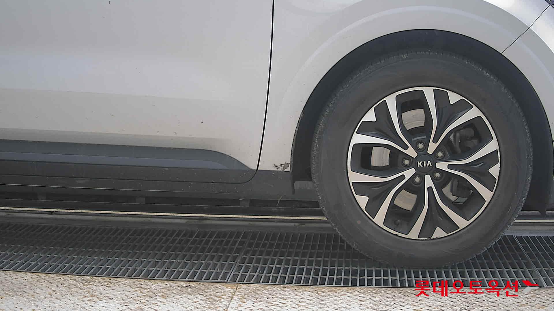 2021 - kia carnival