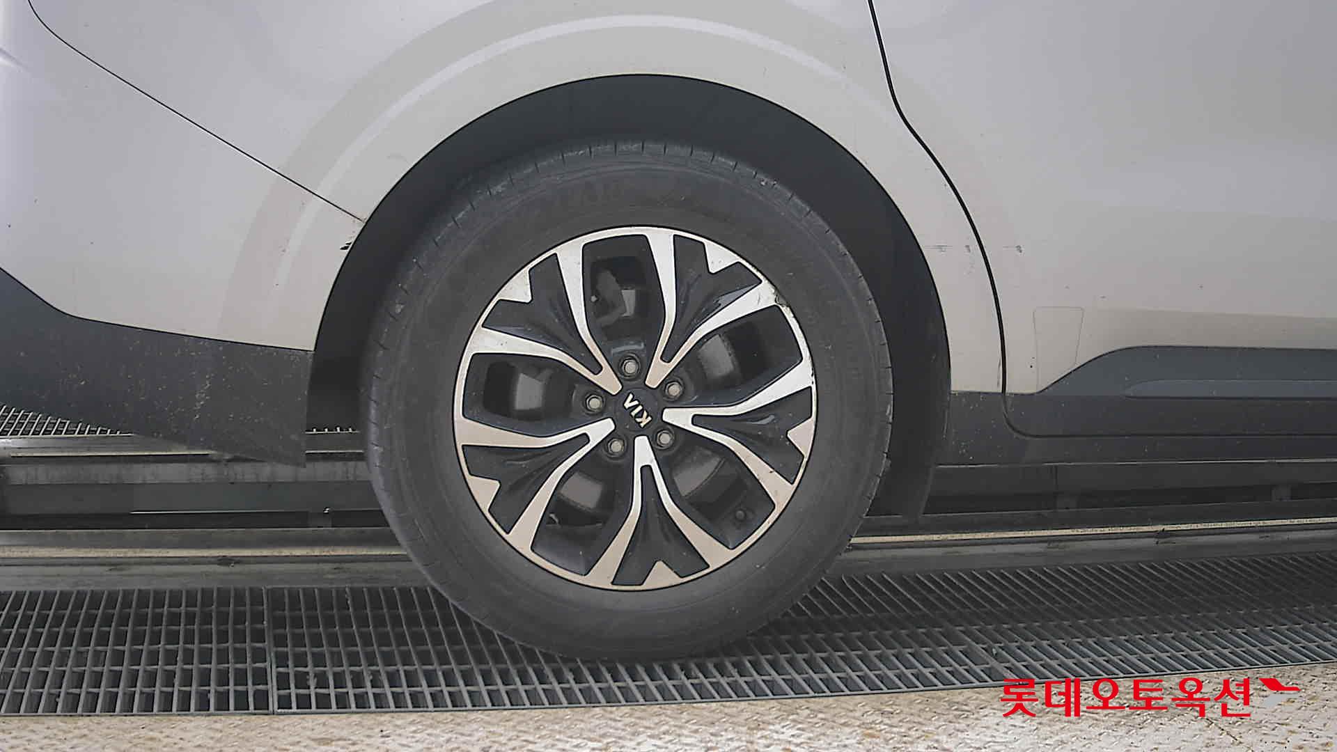 2021 - kia carnival