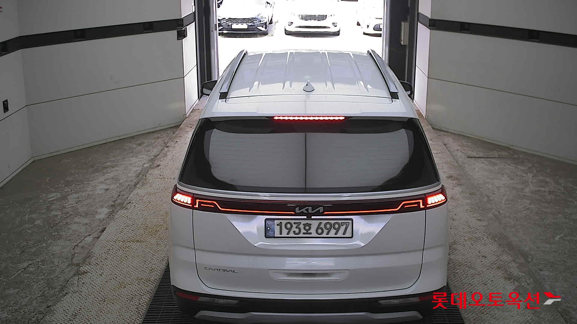 2023 - kia carnival