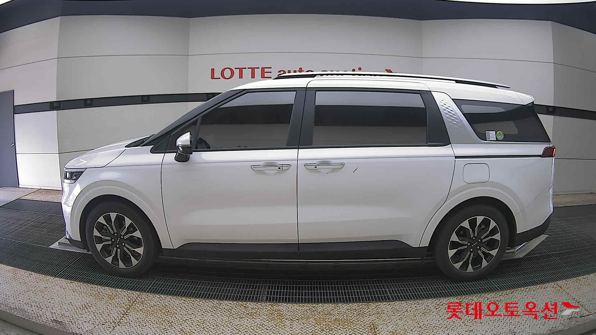2023 - kia carnival