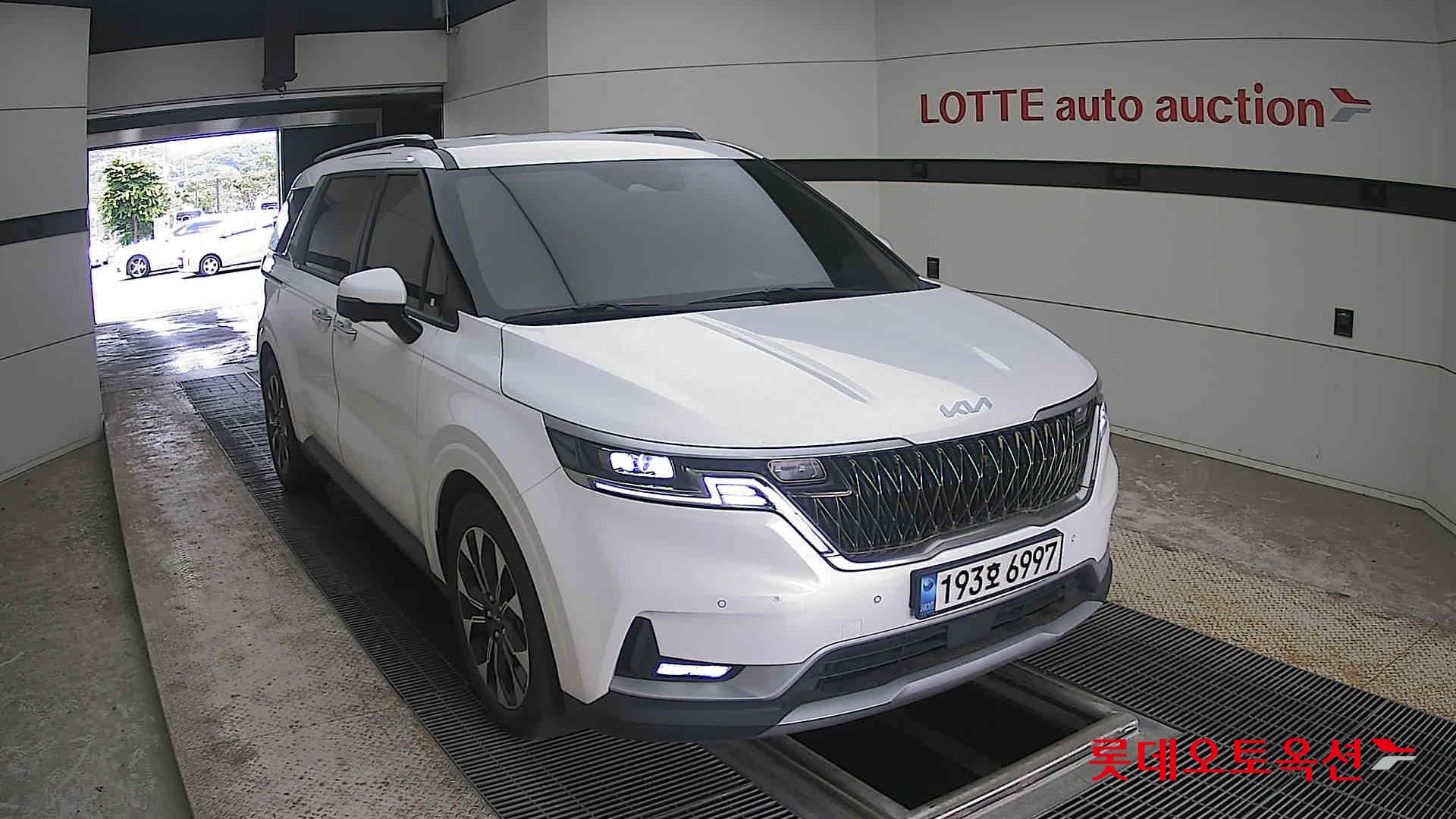 2023 - kia carnival