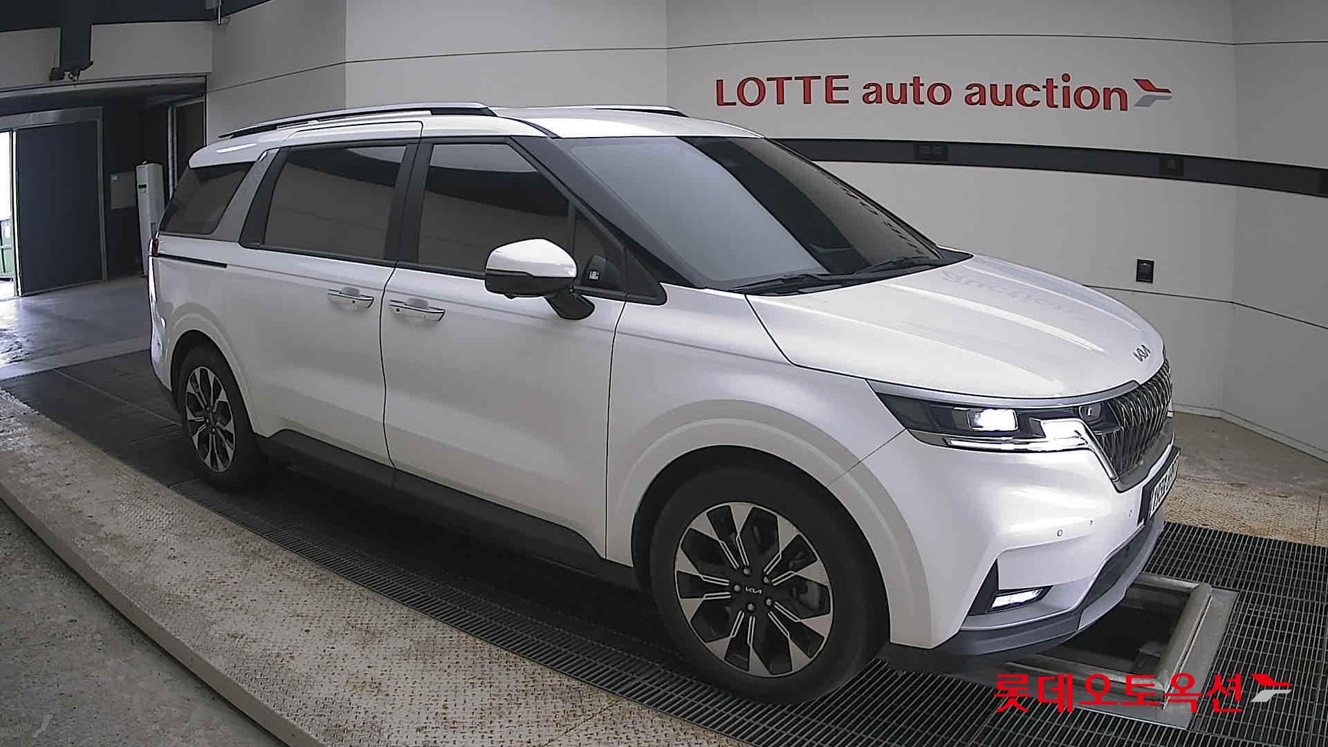 2023 - kia carnival