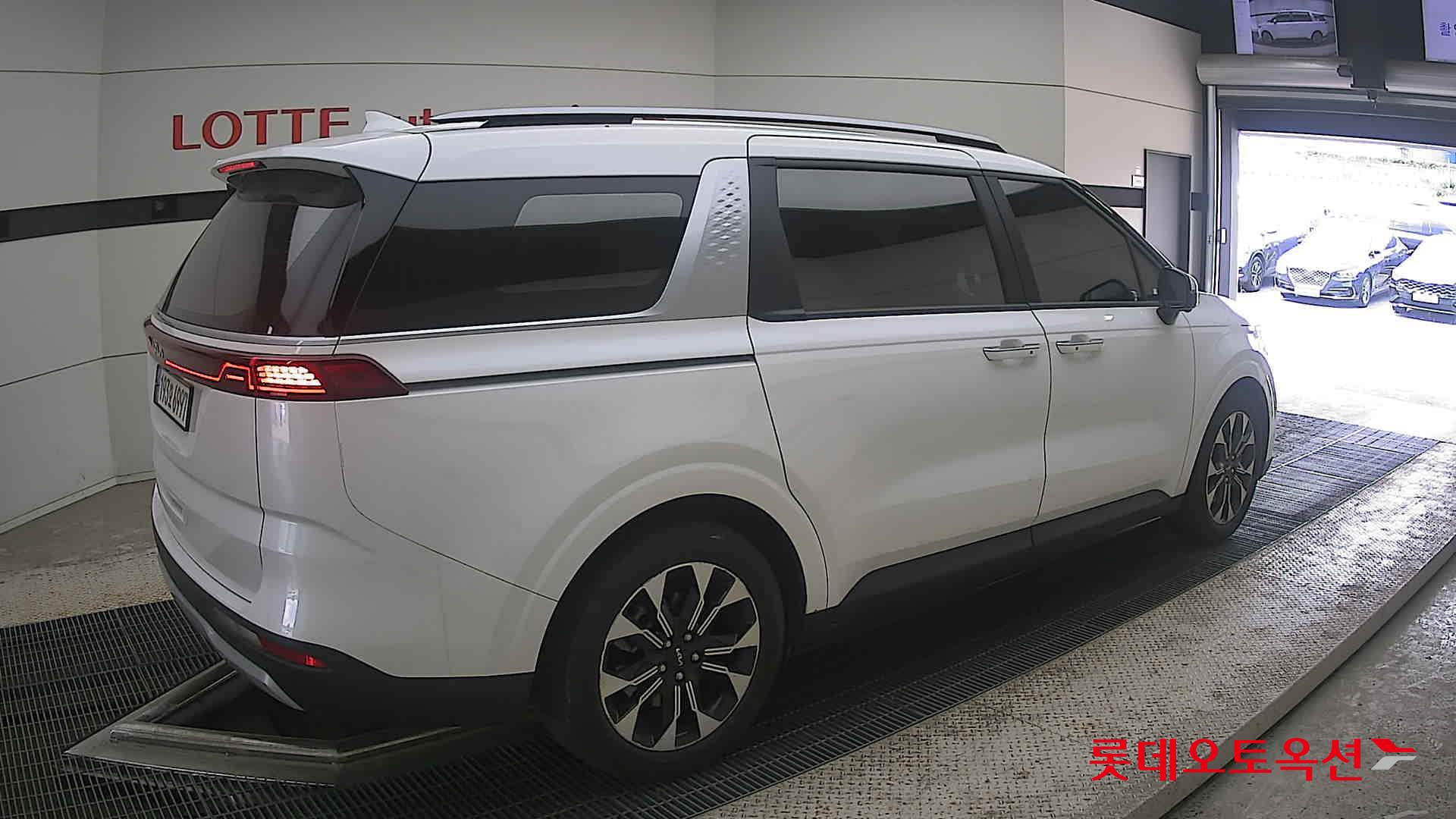 2023 - kia carnival