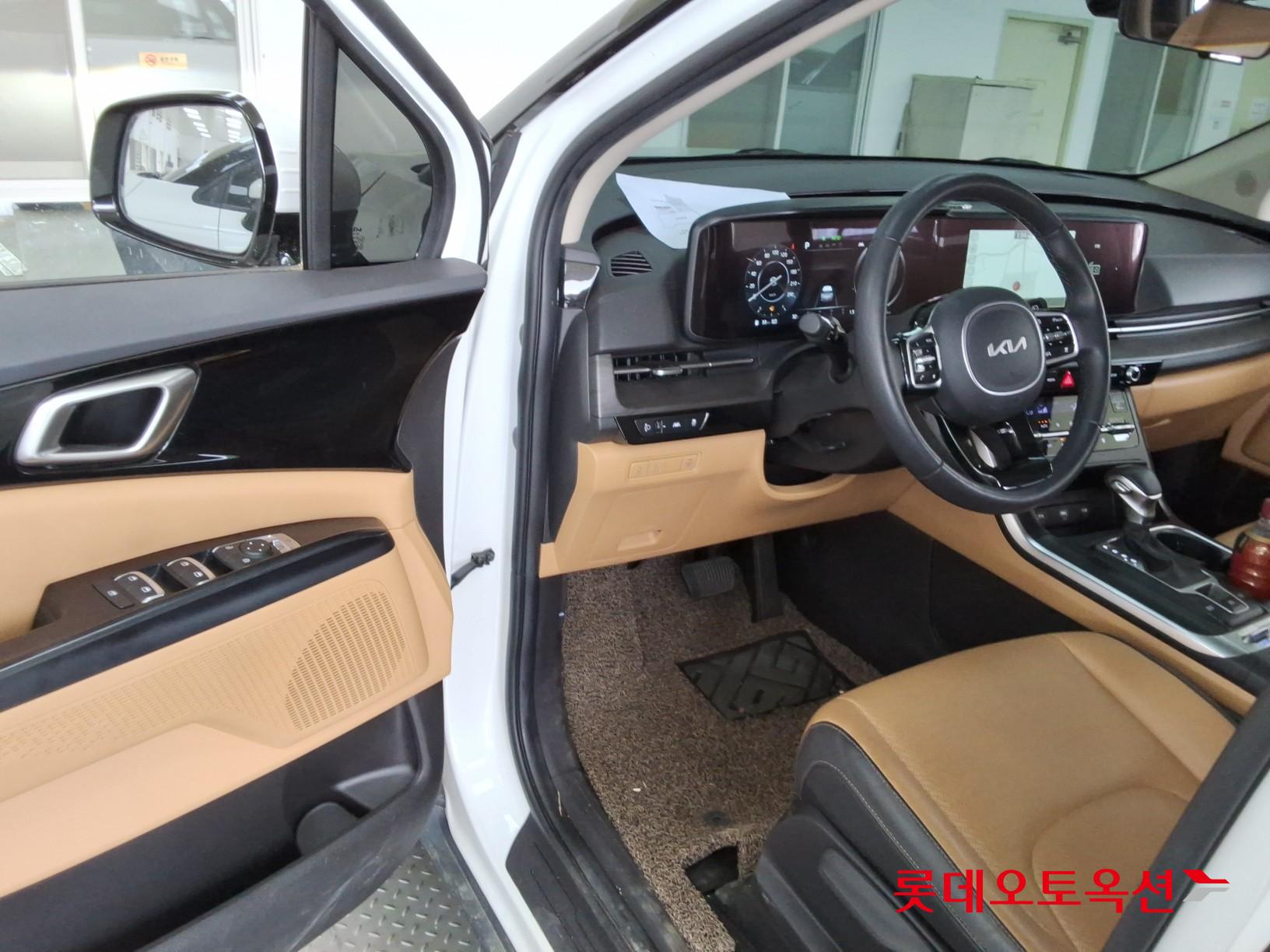 2023 - kia carnival