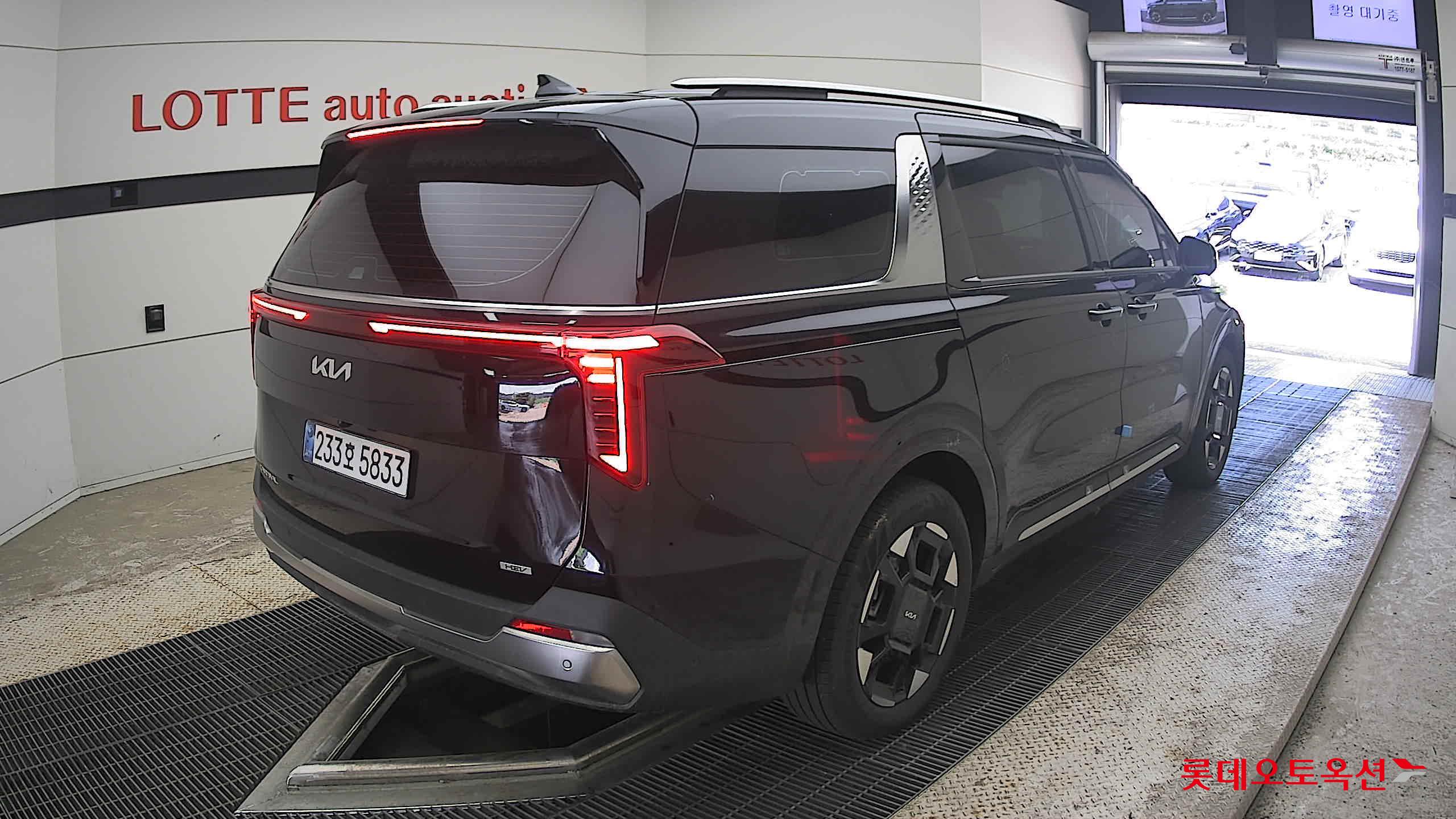 2025 - kia carnival