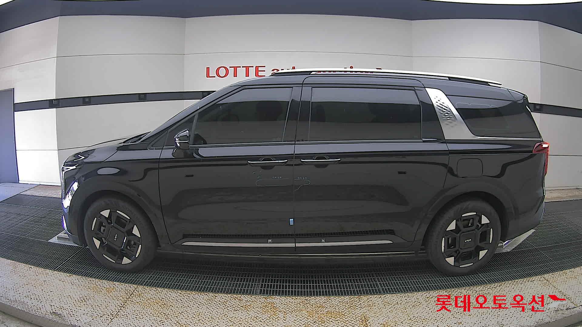 2025 - kia carnival
