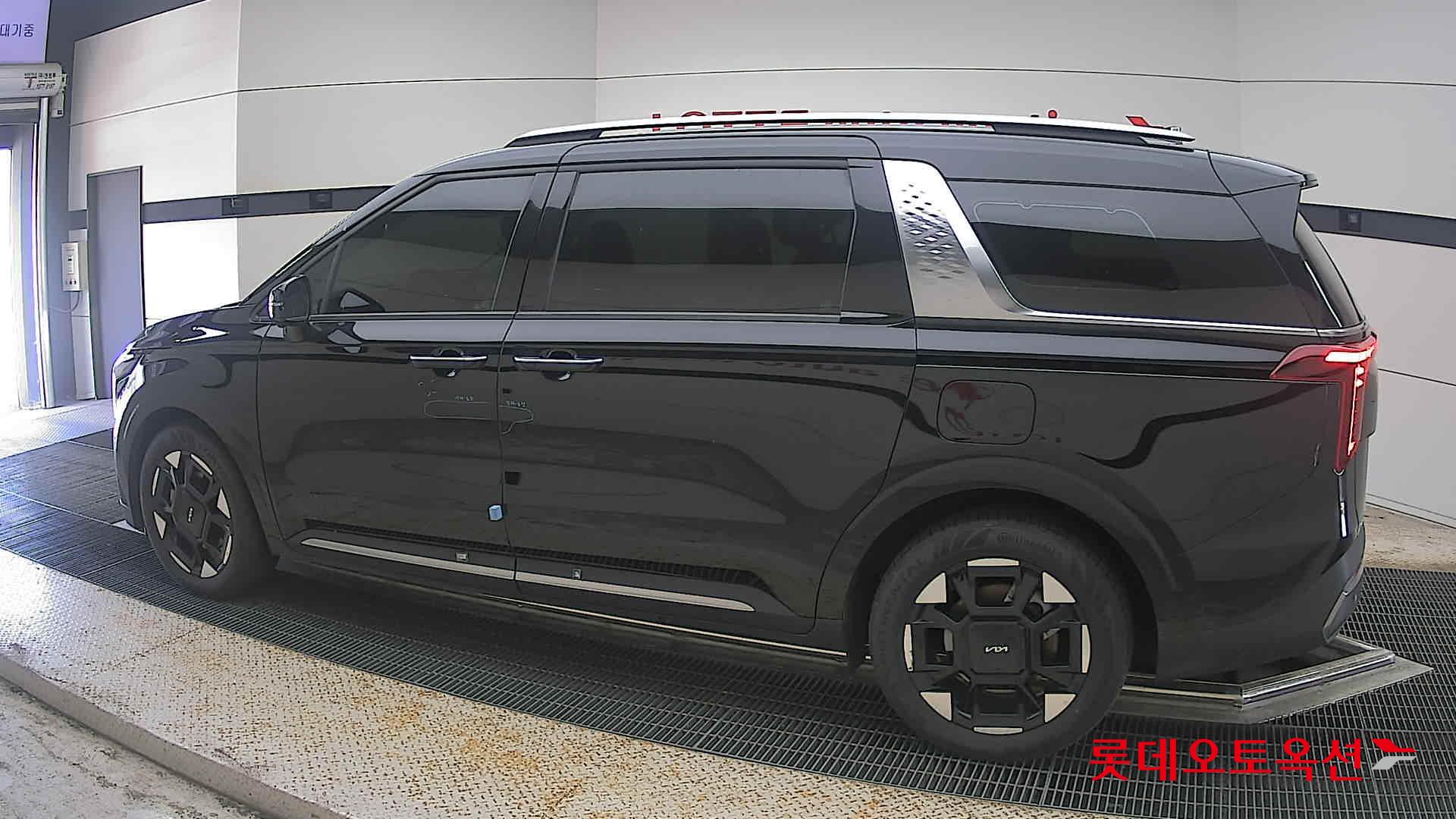 2025 - kia carnival