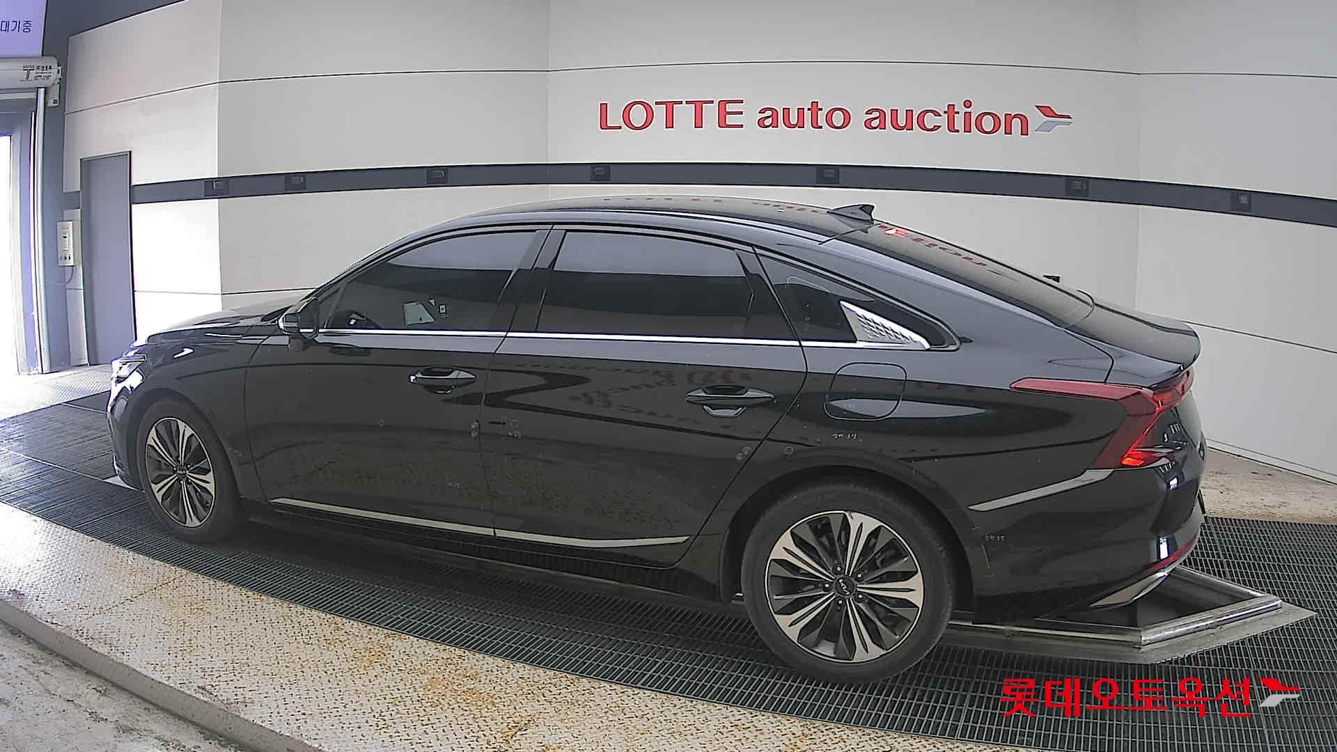 2023 - kia k8
