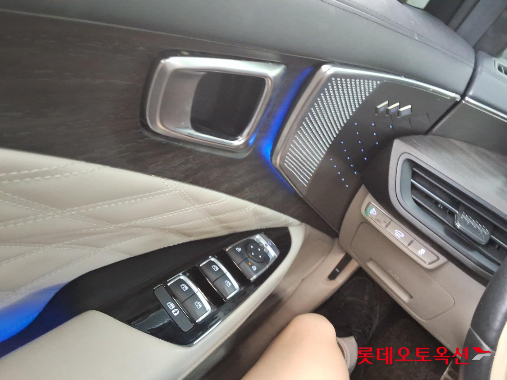 2023 - kia k8