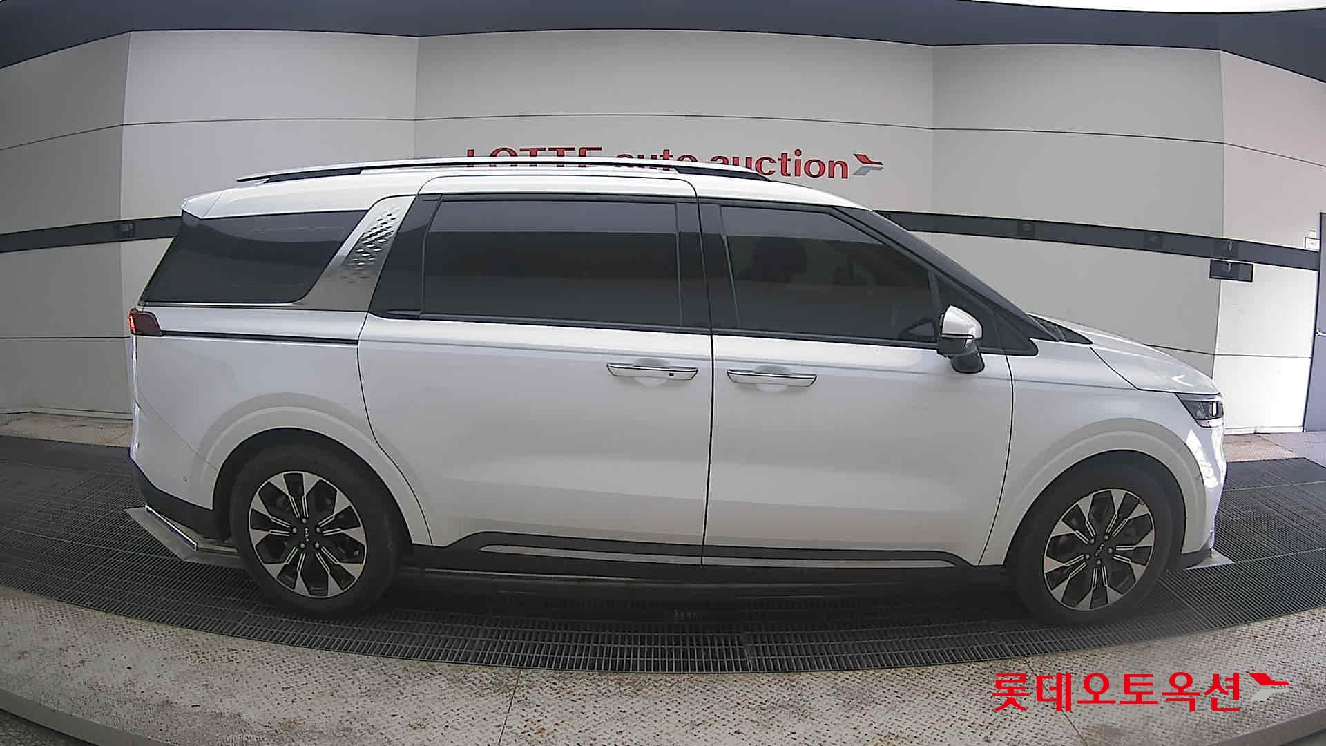2023 - kia carnival