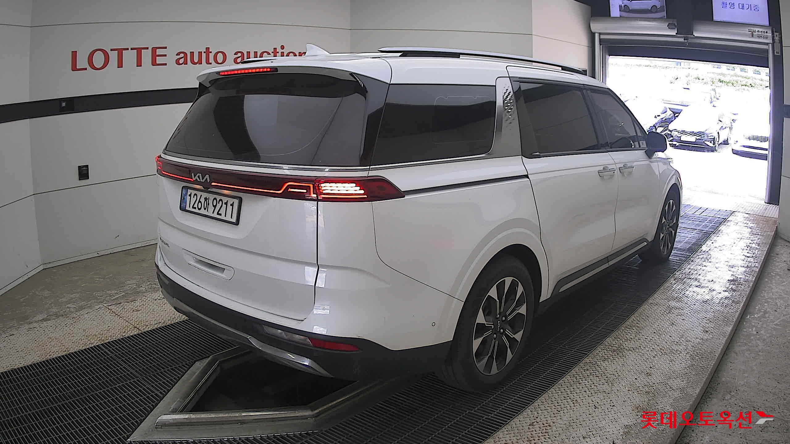 2023 - kia carnival