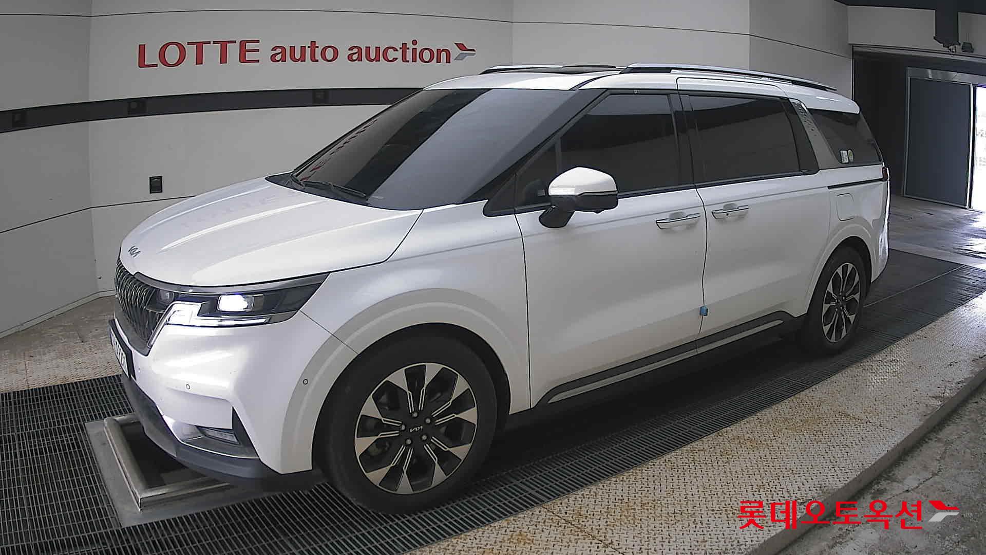 2023 - kia carnival