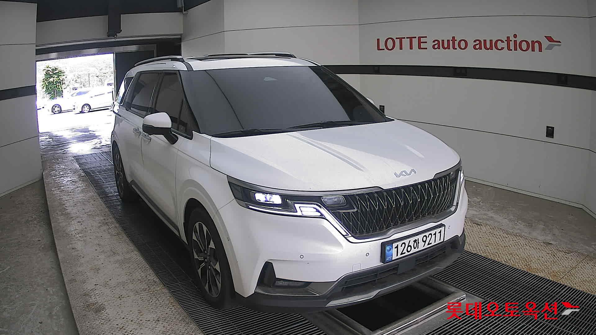 2023 - kia carnival