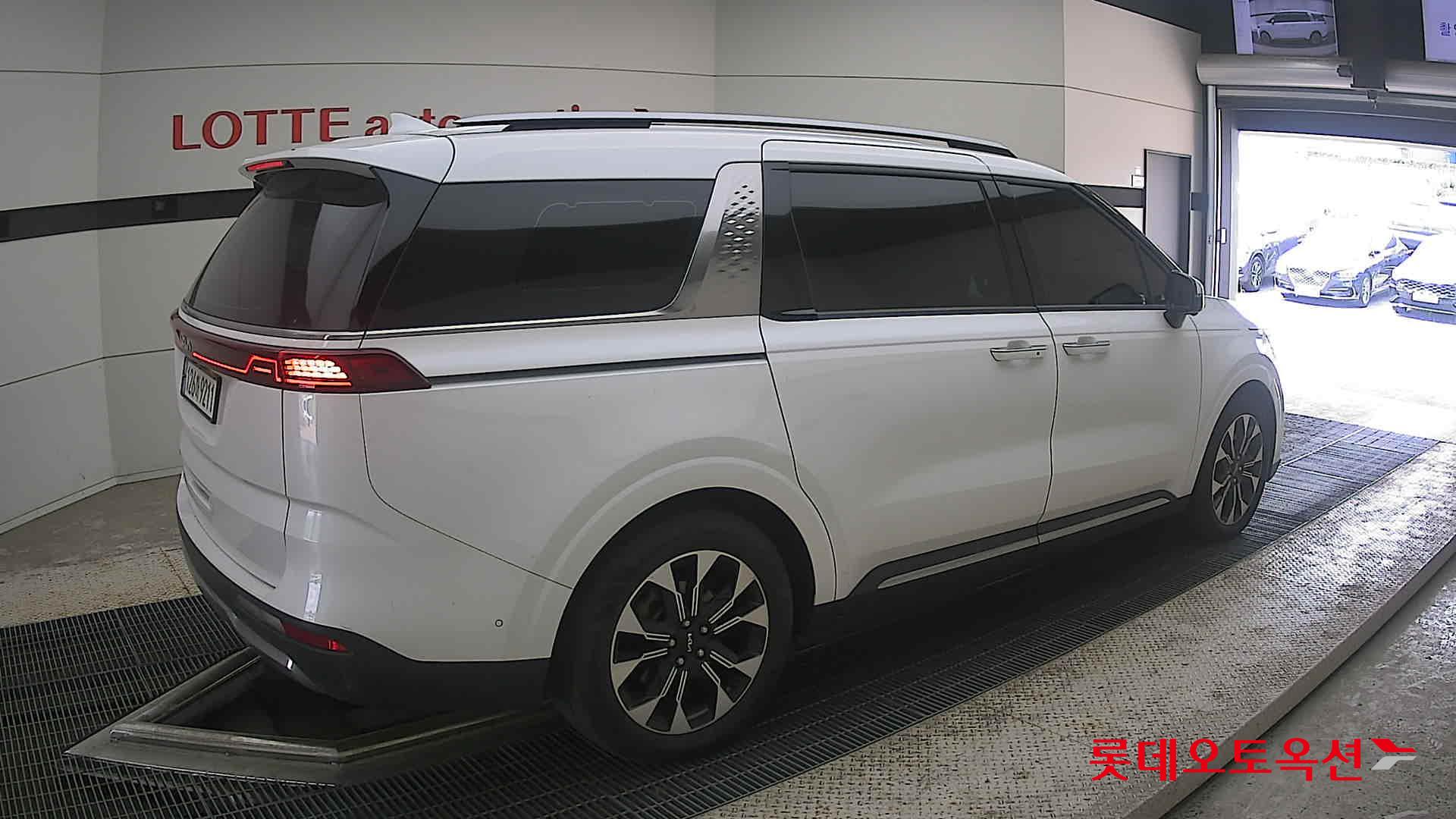 2023 - kia carnival