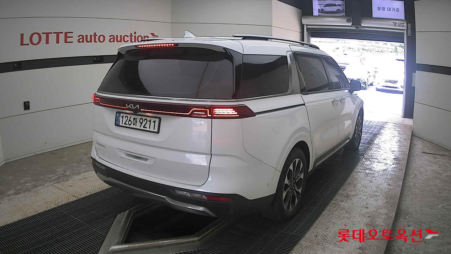 2023 - kia carnival
