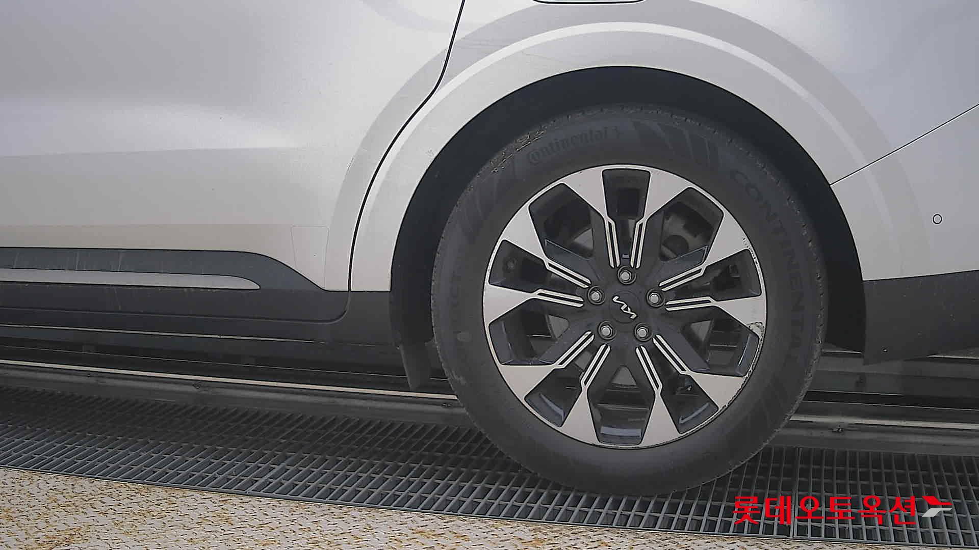 2023 - kia carnival