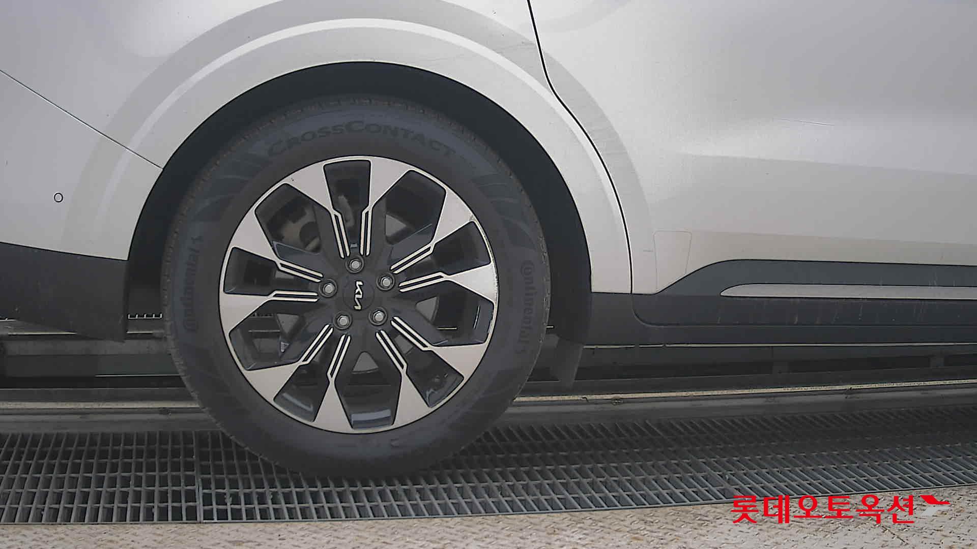 2023 - kia carnival