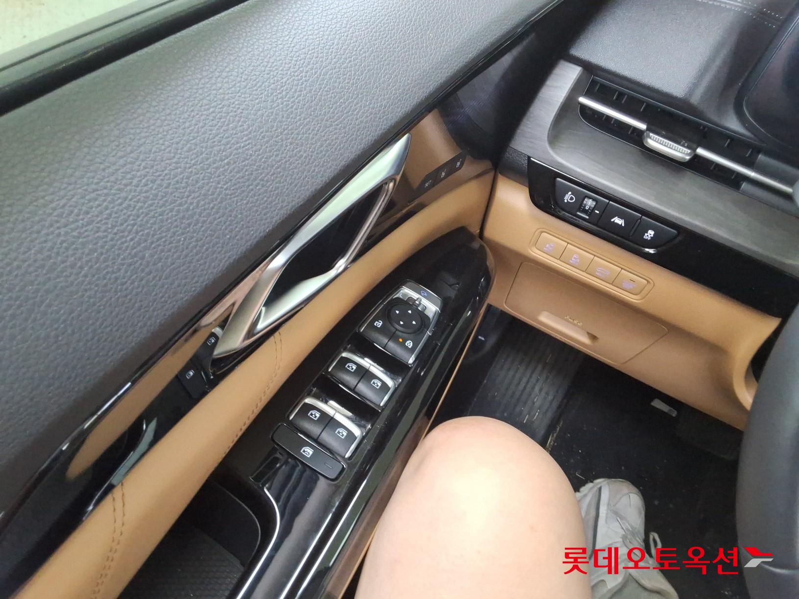 2023 - kia carnival