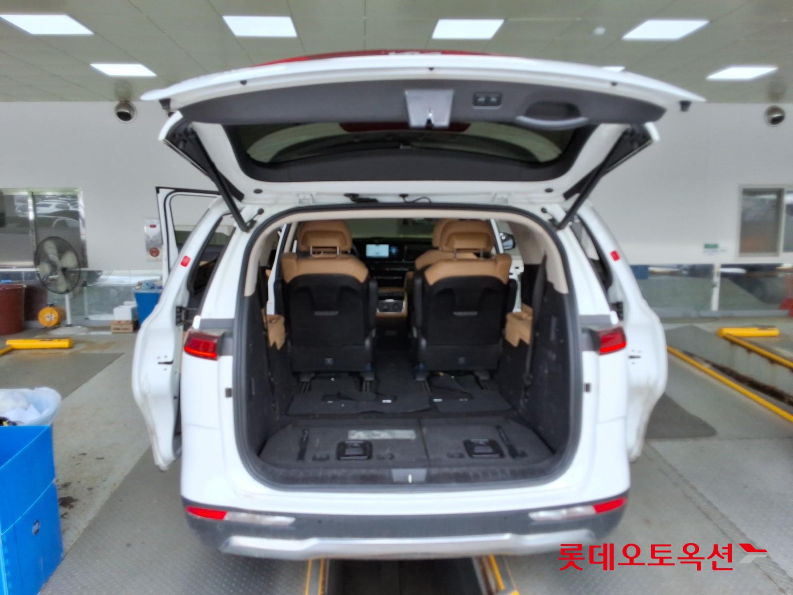 2023 - kia carnival