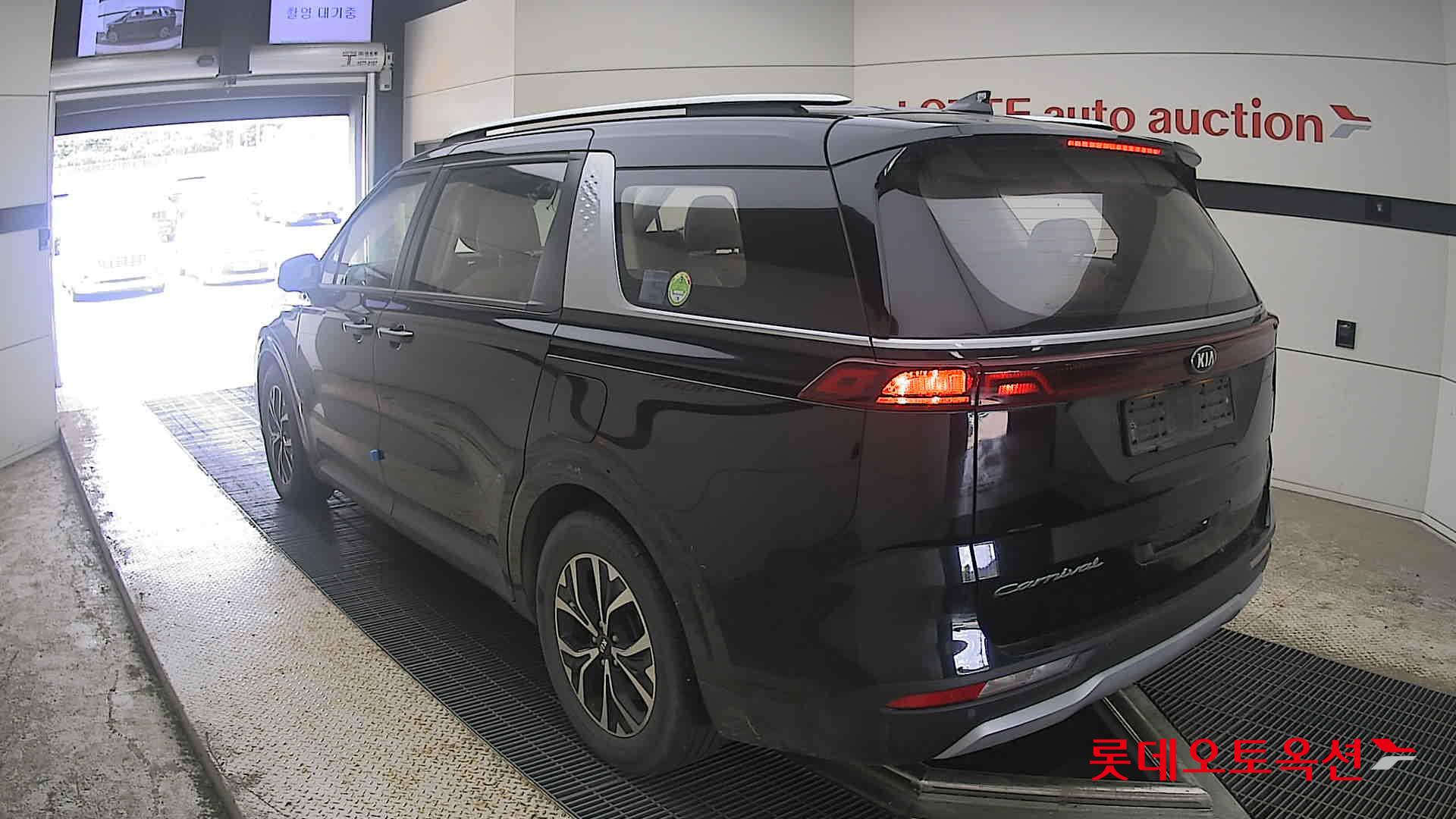2021 - kia carnival
