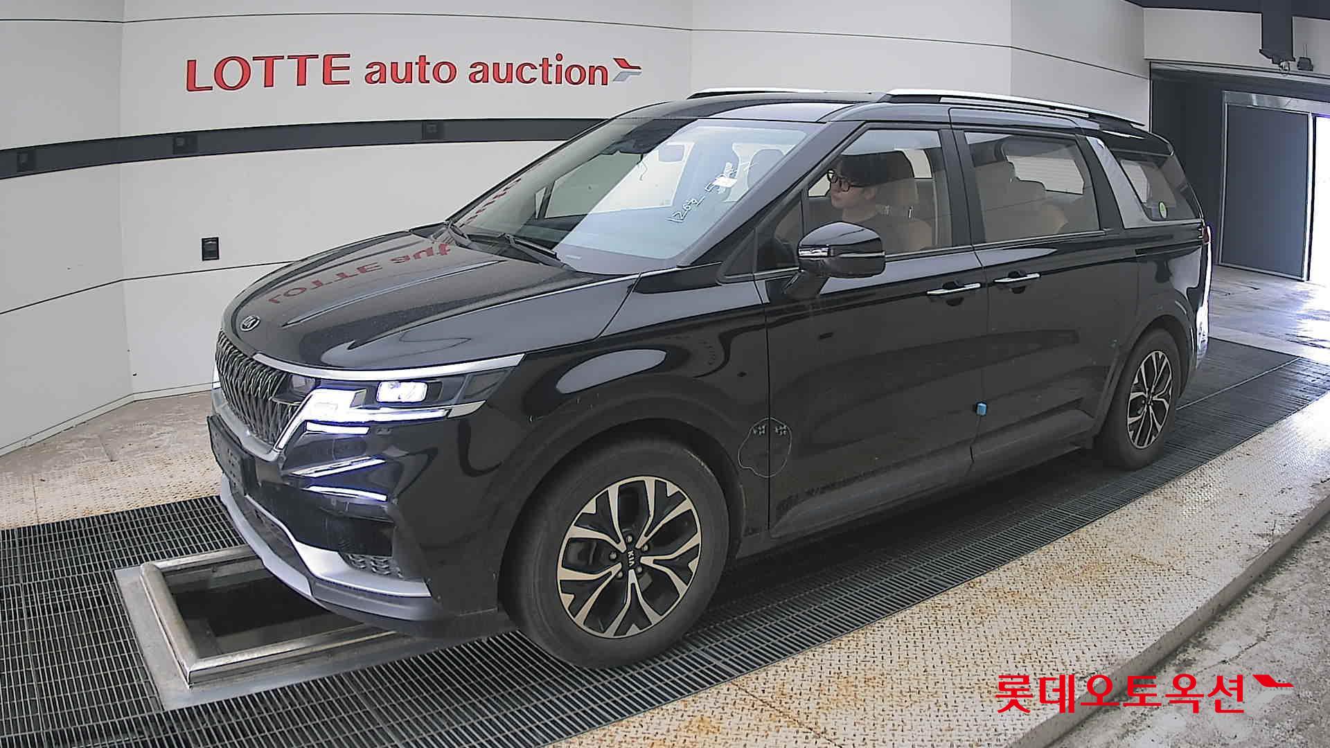 2021 - kia carnival