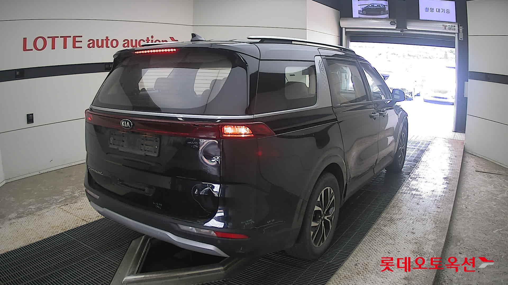 2021 - kia carnival
