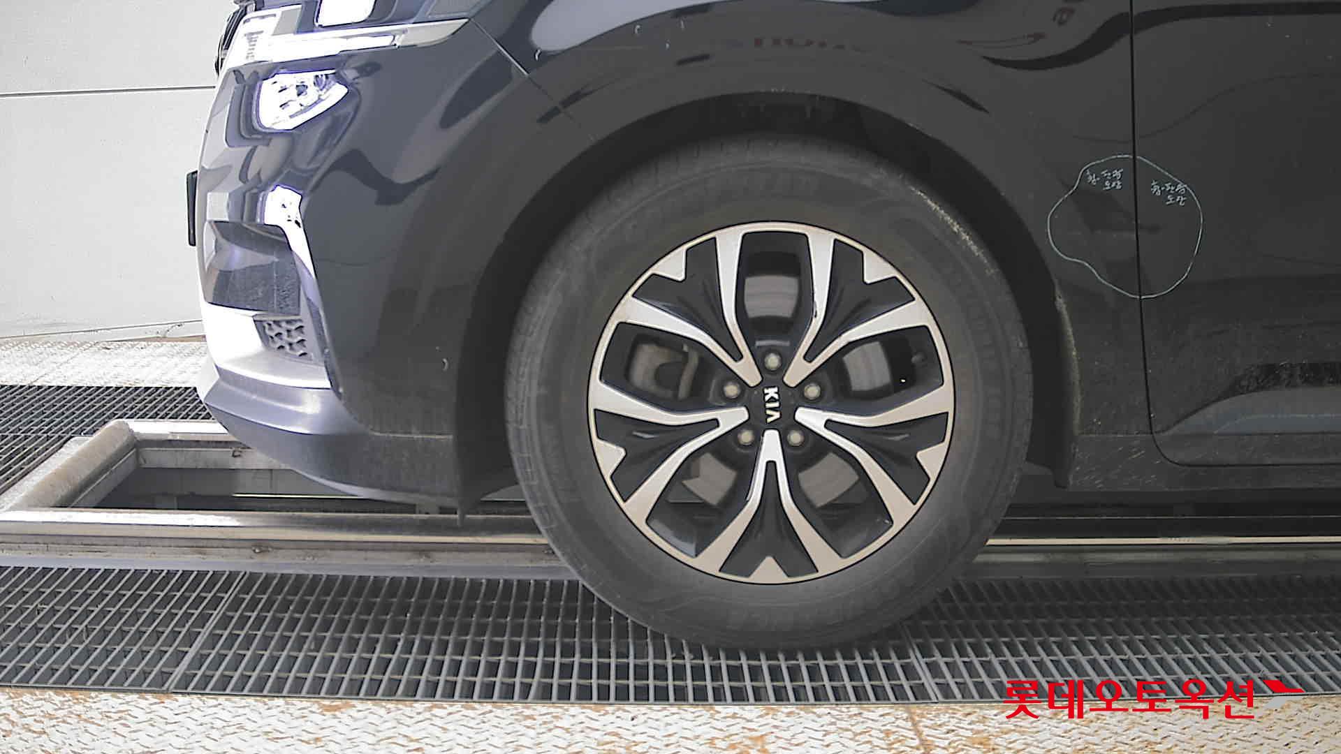 2021 - kia carnival