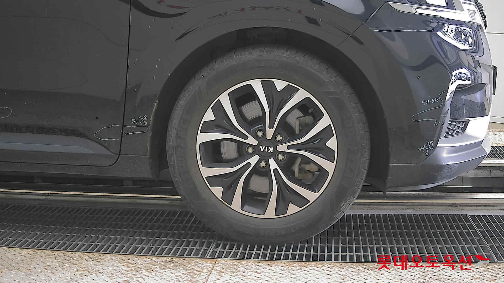 2021 - kia carnival