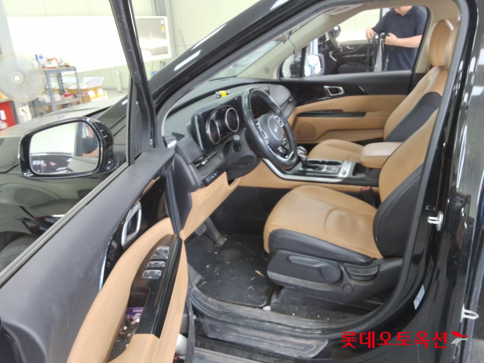 2021 - kia carnival