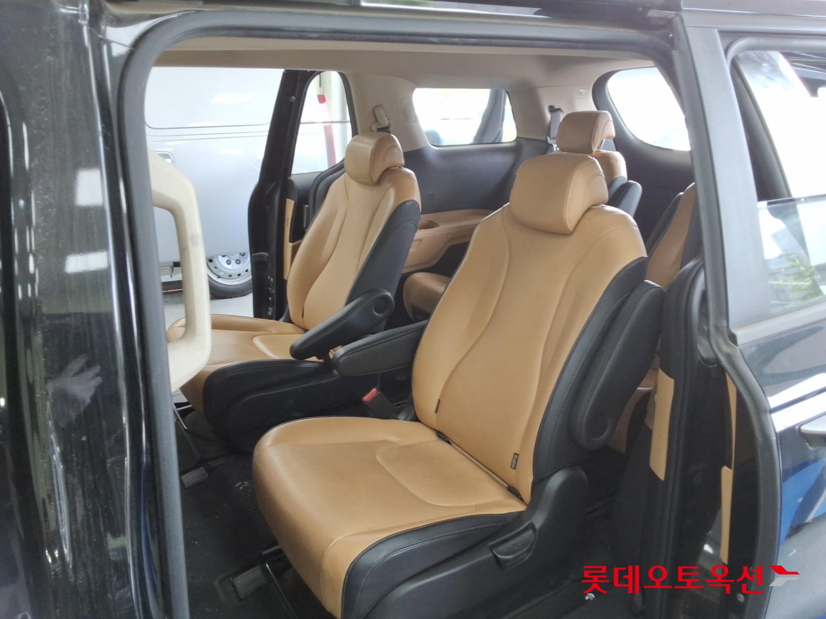 2021 - kia carnival