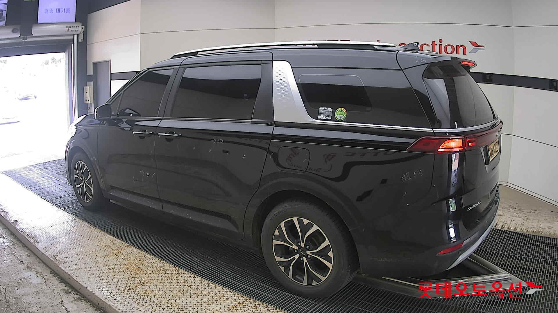 2023 - kia carnival