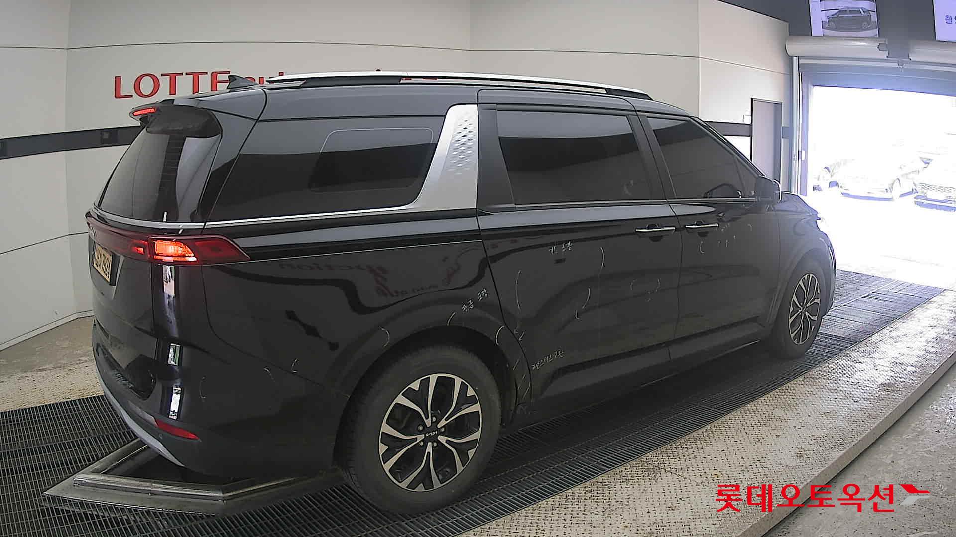 2023 - kia carnival