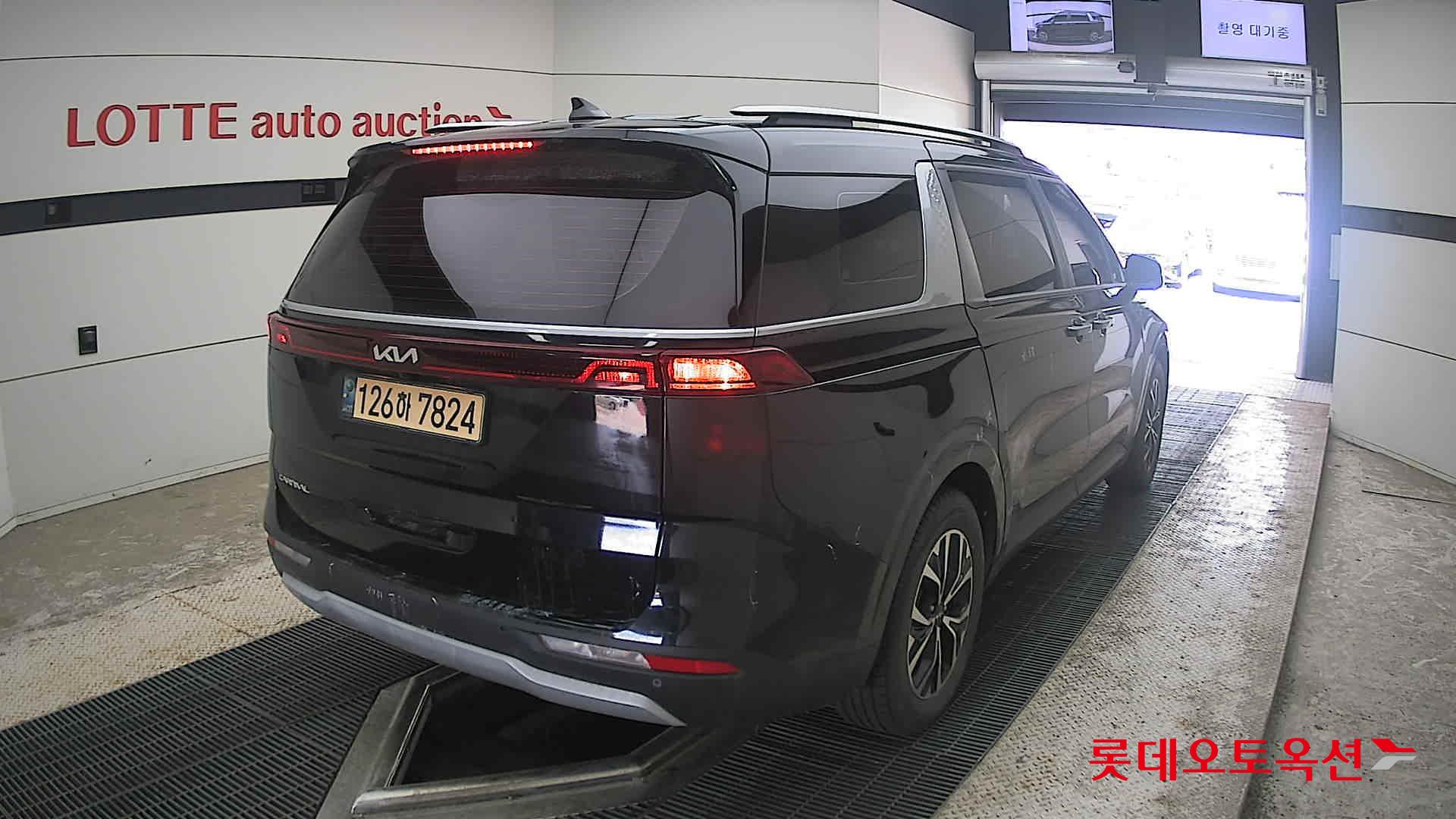 2023 - kia carnival