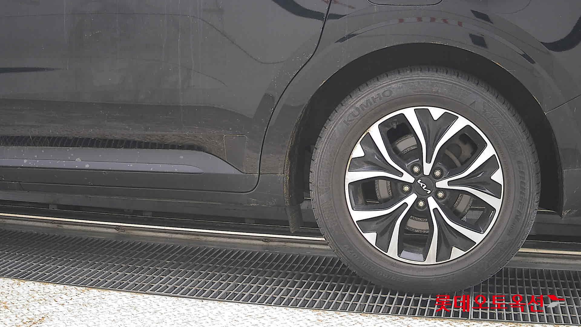 2023 - kia carnival