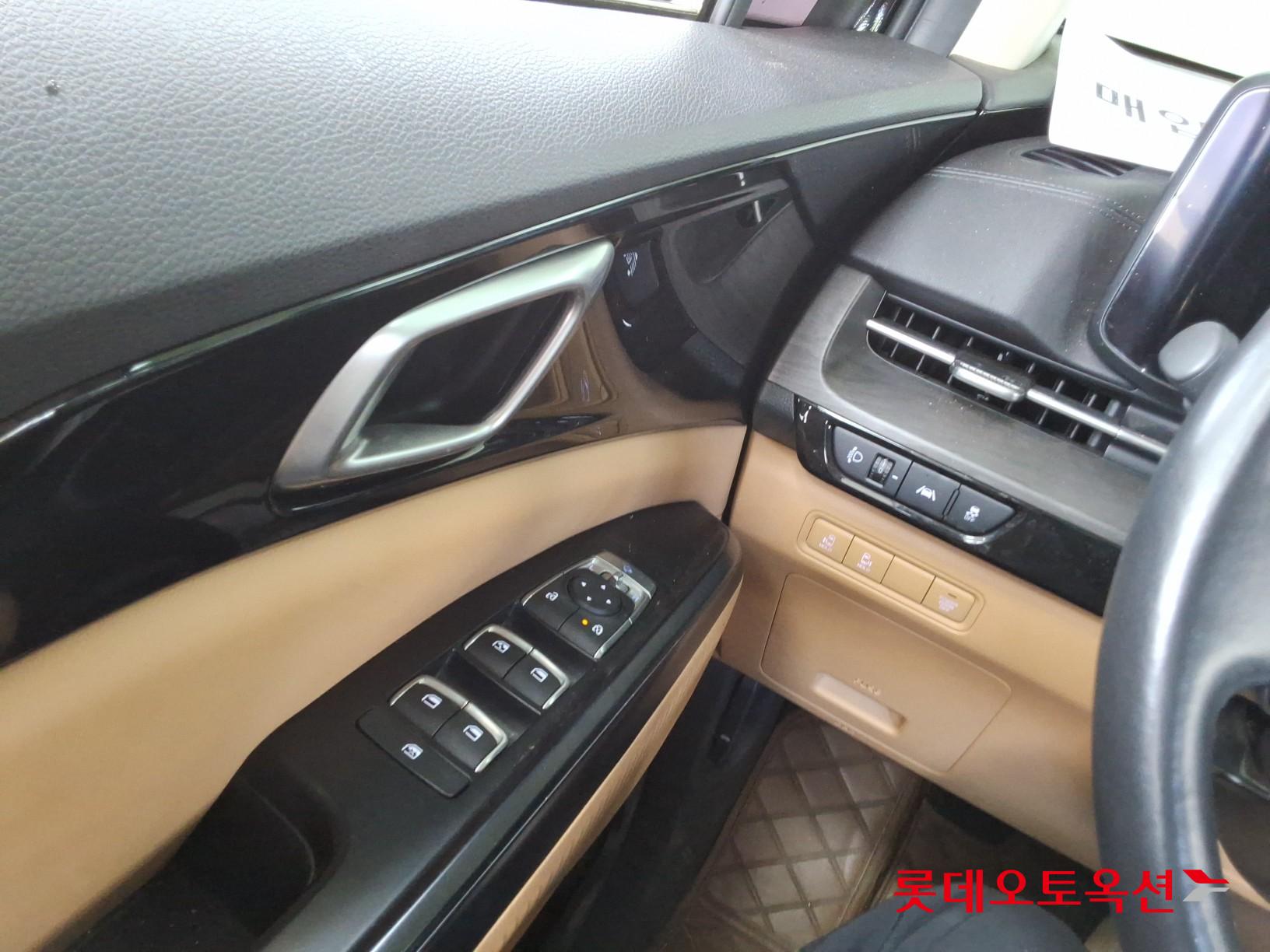 2023 - kia carnival