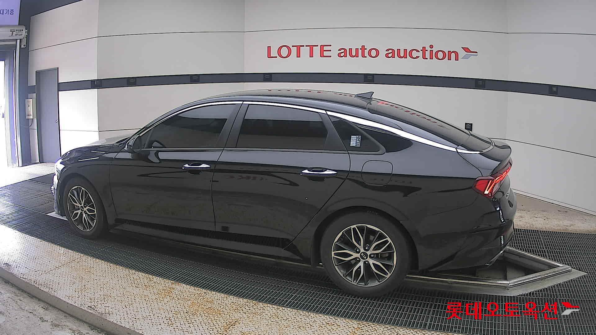 2021 - kia k5
