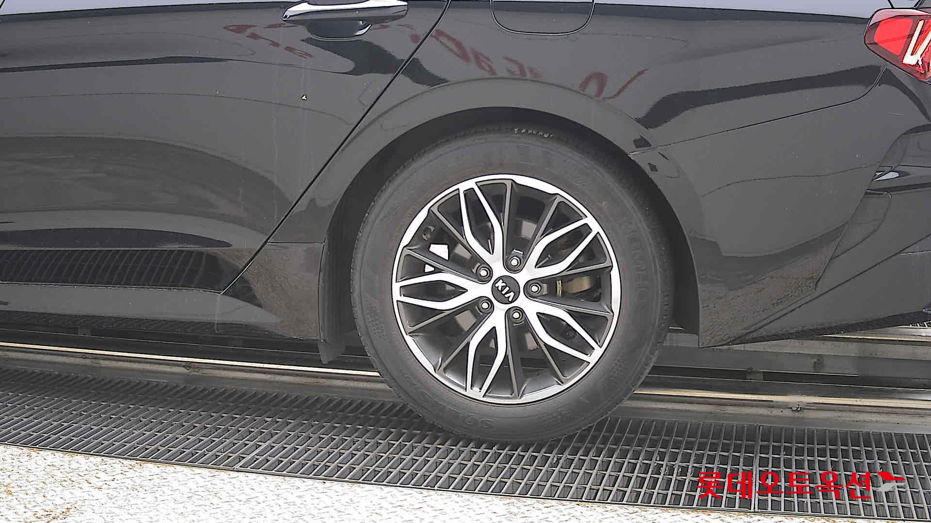 2021 - kia k5