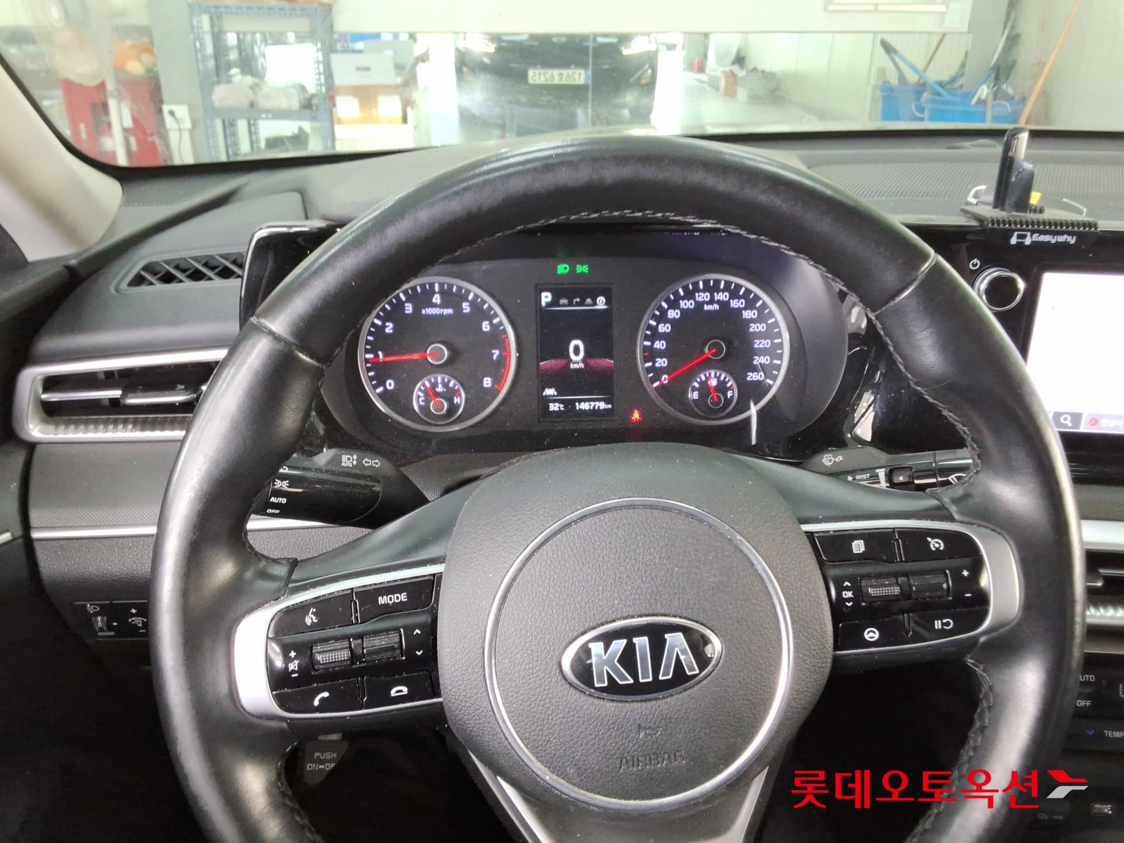 2021 - kia k5